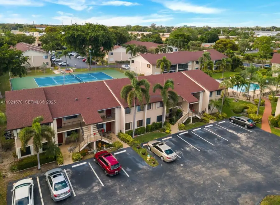 160 SE 7th St #405, Deerfield Beach, FL 33441 - Image #2
