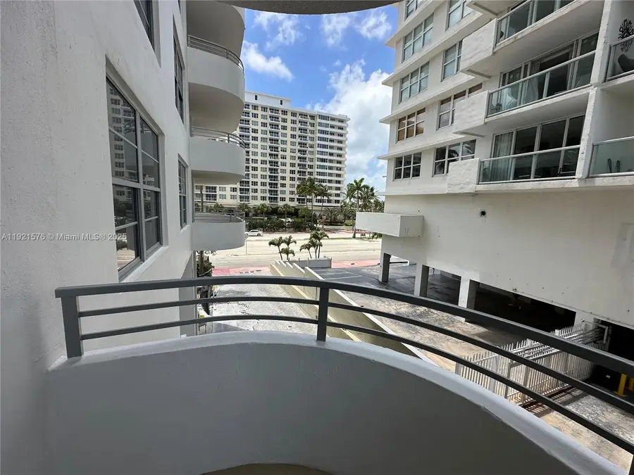 5555 Collins Avenue #3C, Miami Beach, FL 33140 - Image #2