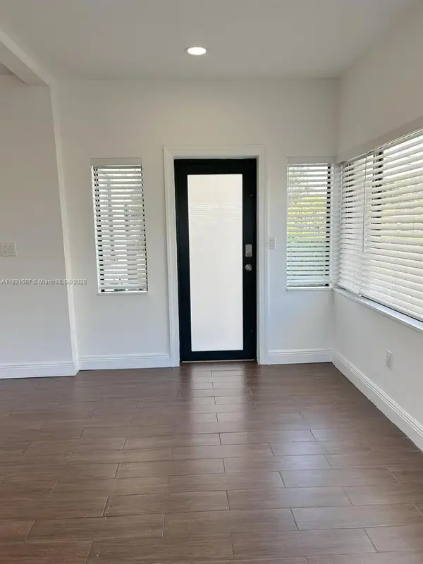 5790 SW 5th St, Miami, FL 33144