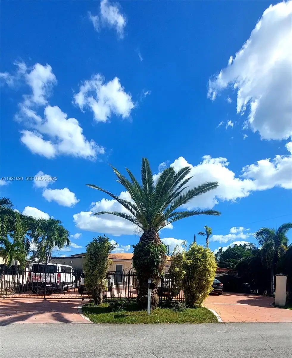 2145 SW 76th Ave, Miami, FL 33155 - Image #1