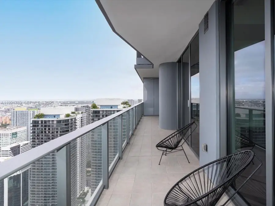 1000 Brickell Plz #PH5706, Miami, FL 33131 - Image #3