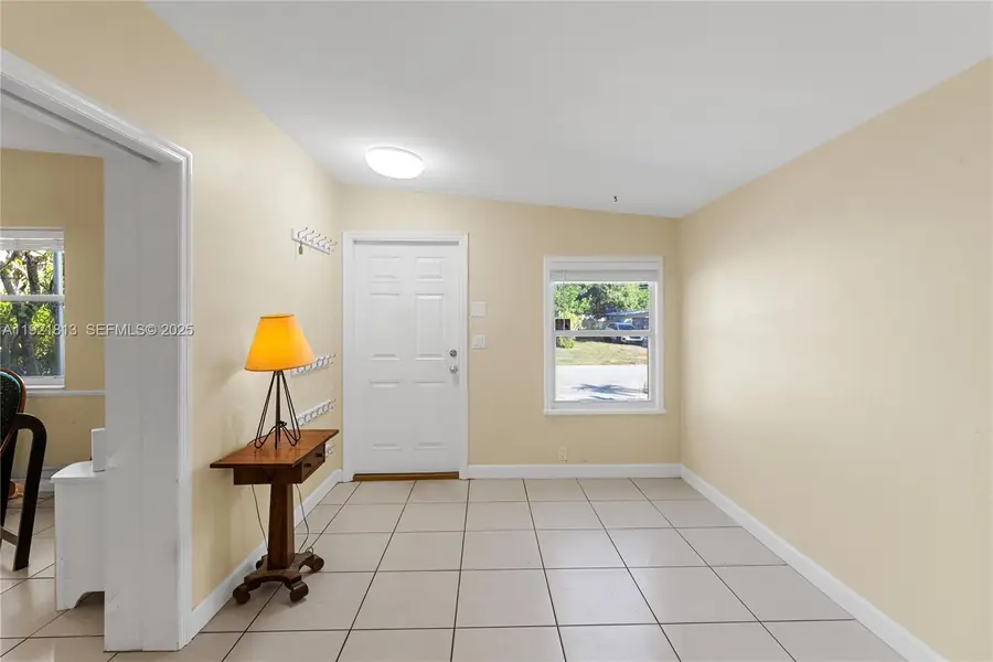 1410 NE 40th Ct, Pompano Beach, FL 33064 - Image #3