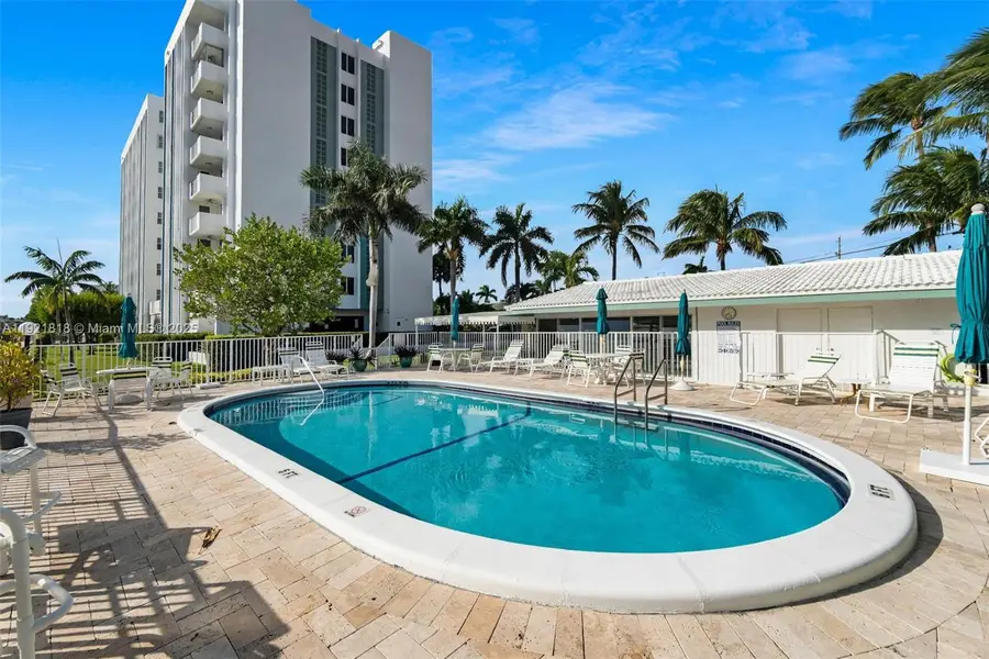 3210 SE 10th St #4D, Pompano Beach, FL 33062 - Image #3