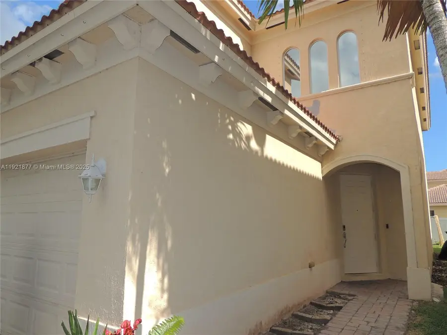 959 NE 37th Ave, Homestead, FL 33033 - Image #3