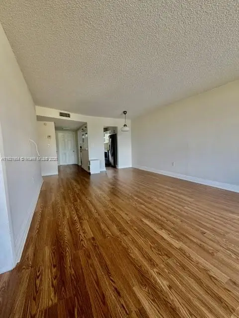 8350 Sunrise Lakes Blvd #202, Sunrise, FL 33322 - Image #3