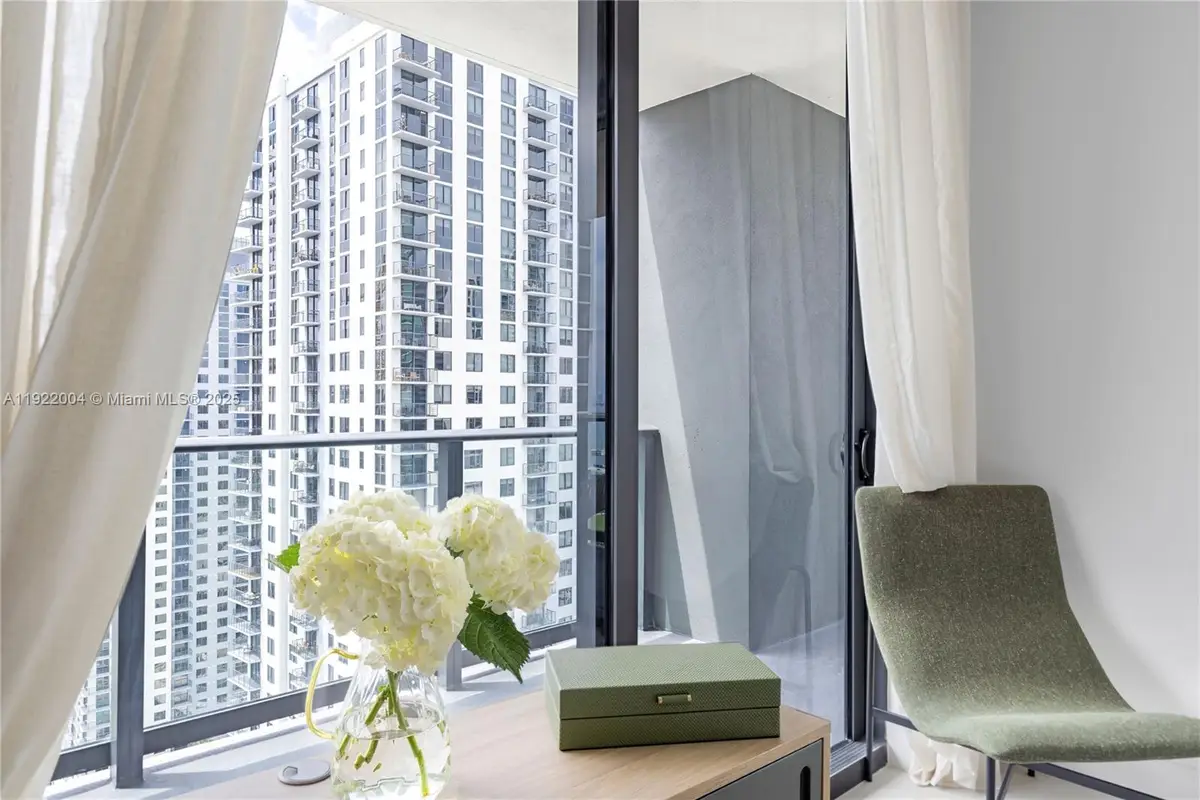 159 NE 6th St #3002, Miami, FL 33132 - Image #1