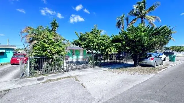 3135 NW 86th St, Miami, FL 33147 - Image #1