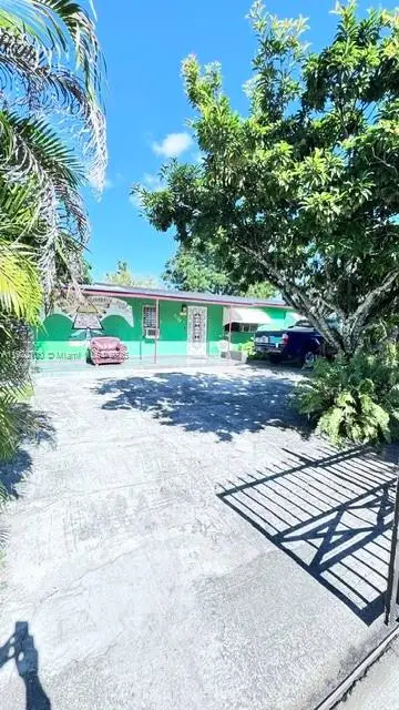 3135 NW 86th St, Miami, FL 33147 - Image #2