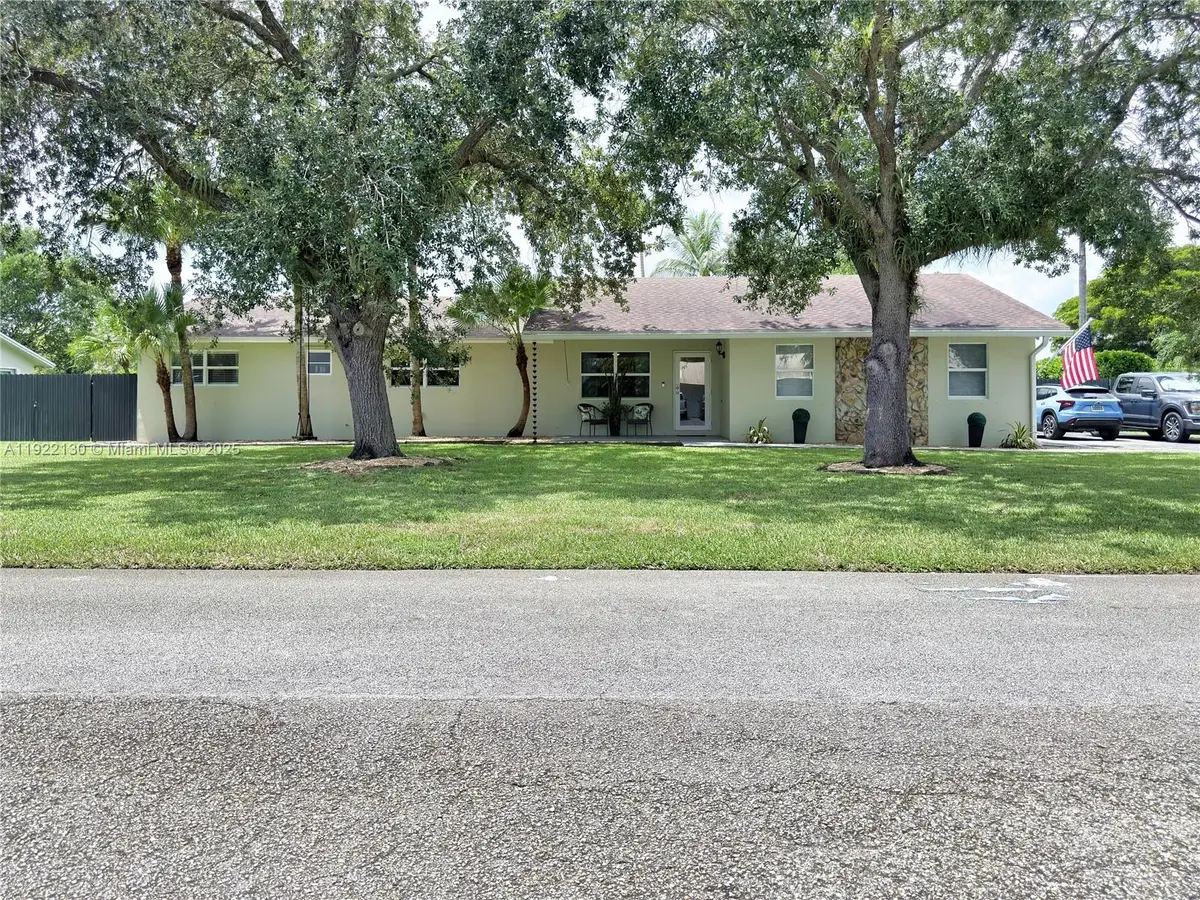27700 SW 164th Ct, Homestead, FL 33031 - Image #1