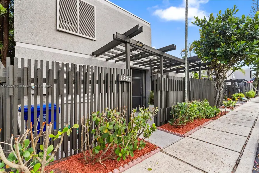 Address Withheld By Seller, Pembroke Pines, FL 33026 - Image #2