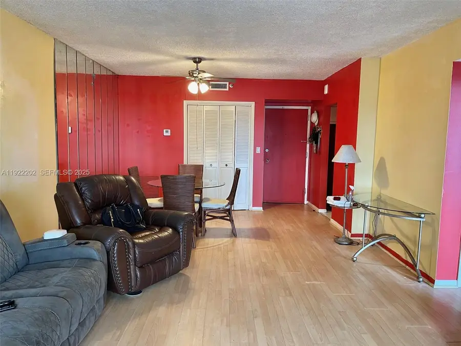 4001 Hillcrest Dr #609, Hollywood, FL 33021 - Image #2