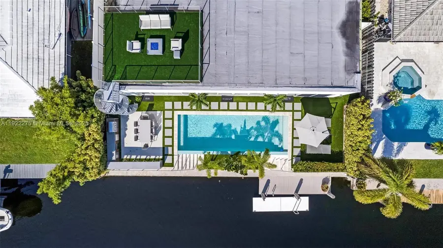 2112 NE 17th Ave, Wilton Manors, FL 33305 - Image #3