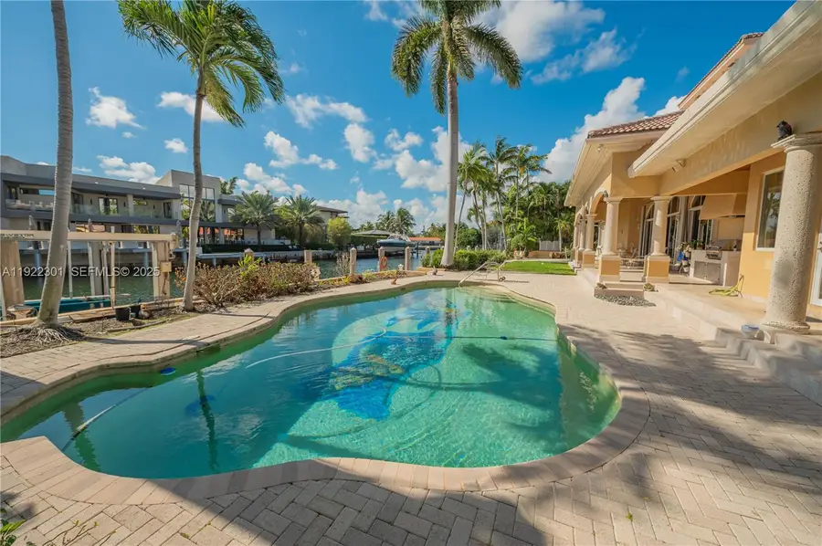 3220 NE 165th St, North Miami Beach, FL 33160 - #2