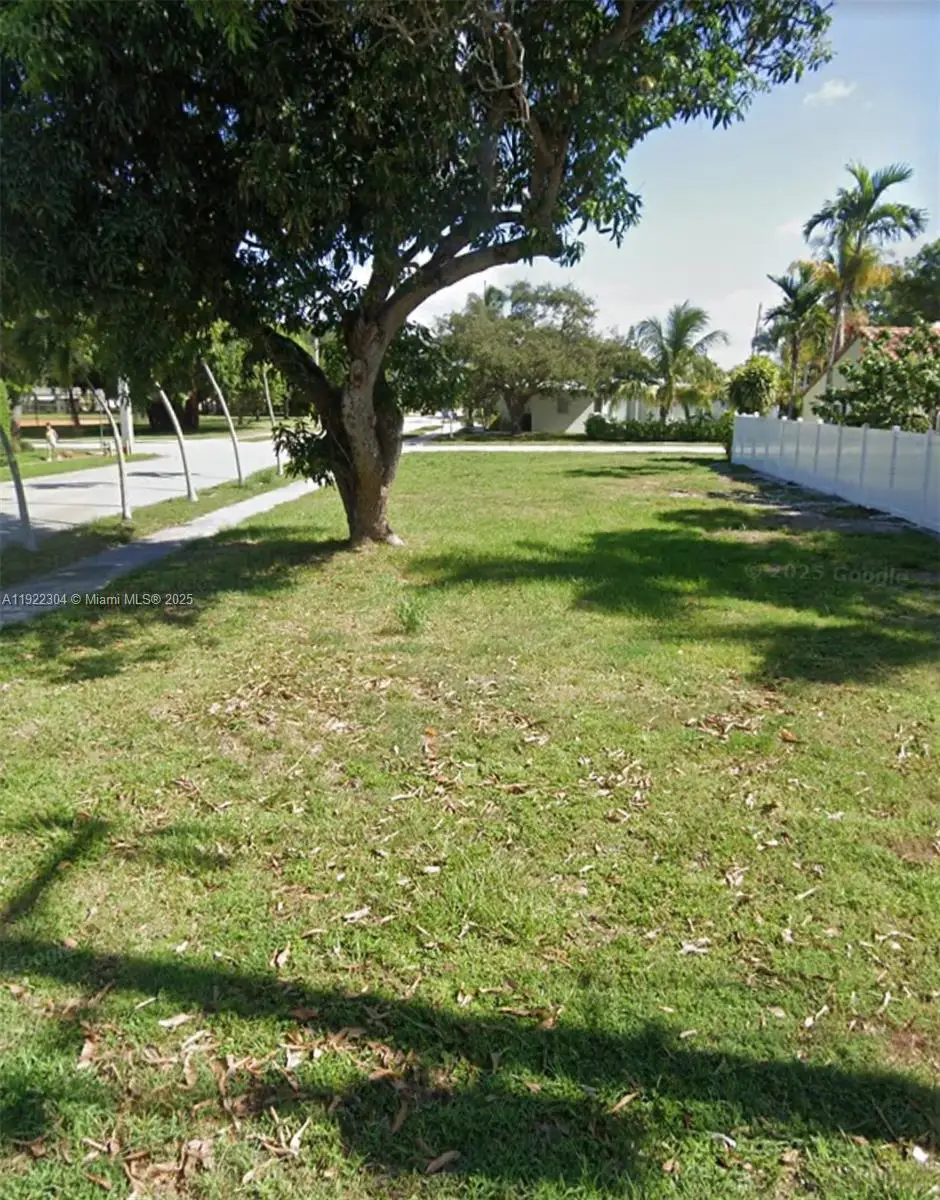 1452 Jefferson St, Hollywood, FL 33020 - Image #1