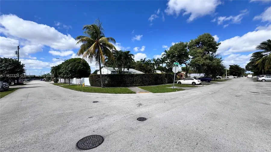 1600 NW 36th Ave, Miami, FL 33125 - Image #2