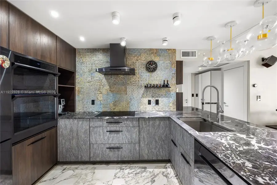 20379 W Country Club Dr #2333, Aventura, FL 33180 - Image #2