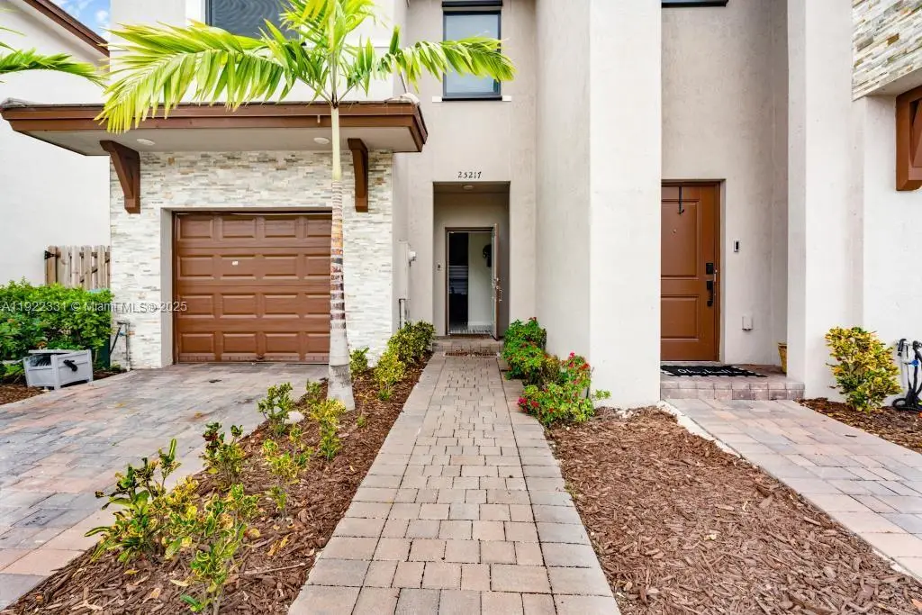 25217 SW 107th Ct, Homestead, FL 33032 - Image #1