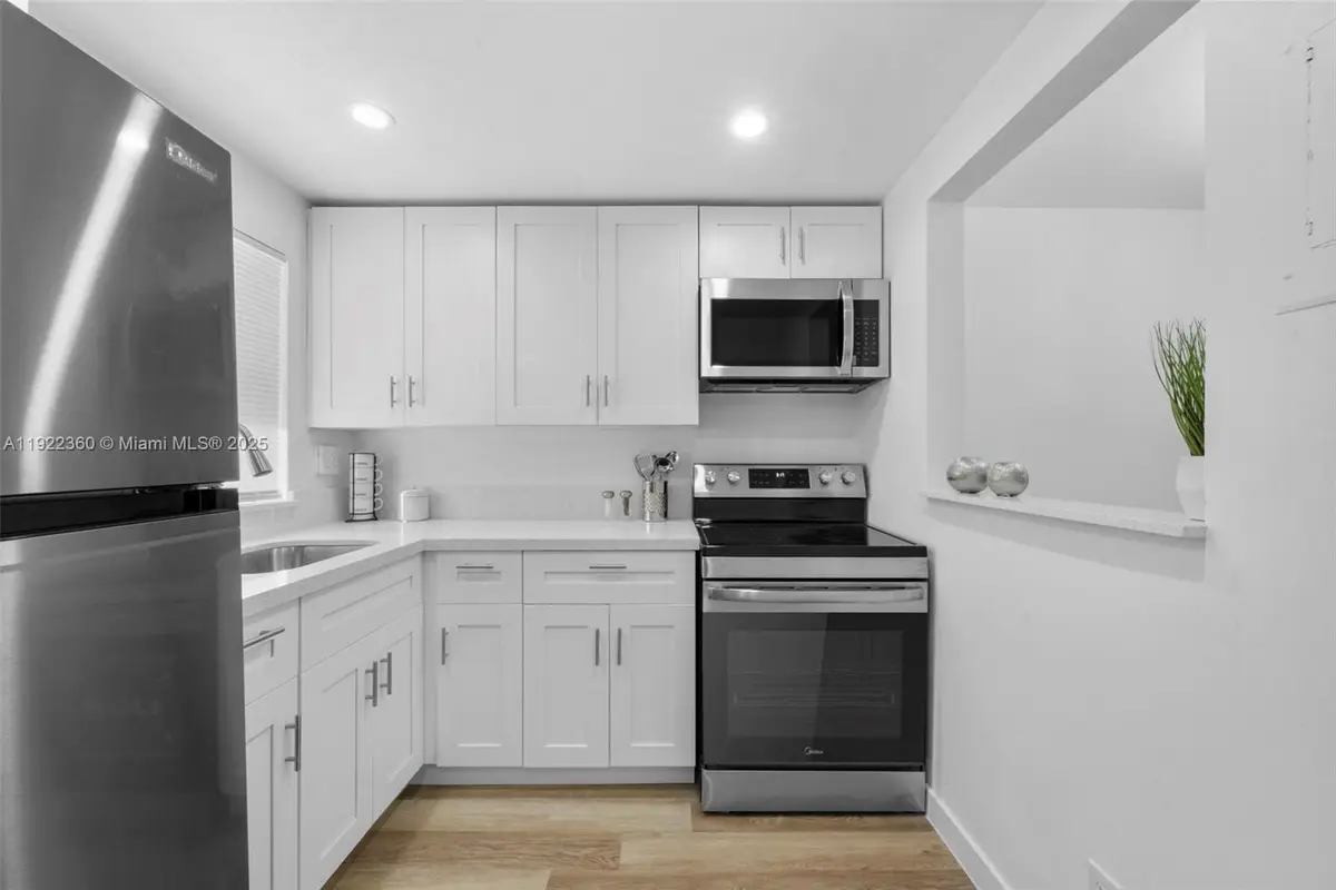 9601 Sunrise Lakes Blvd #206, Sunrise, FL 33322 - Image #1