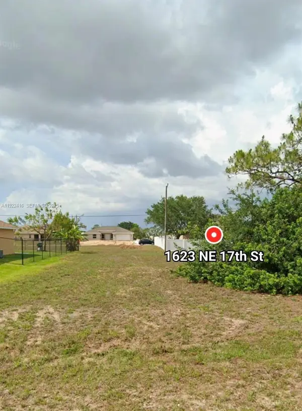 1623 NE 17th St, Cape Coral, FL 33909
