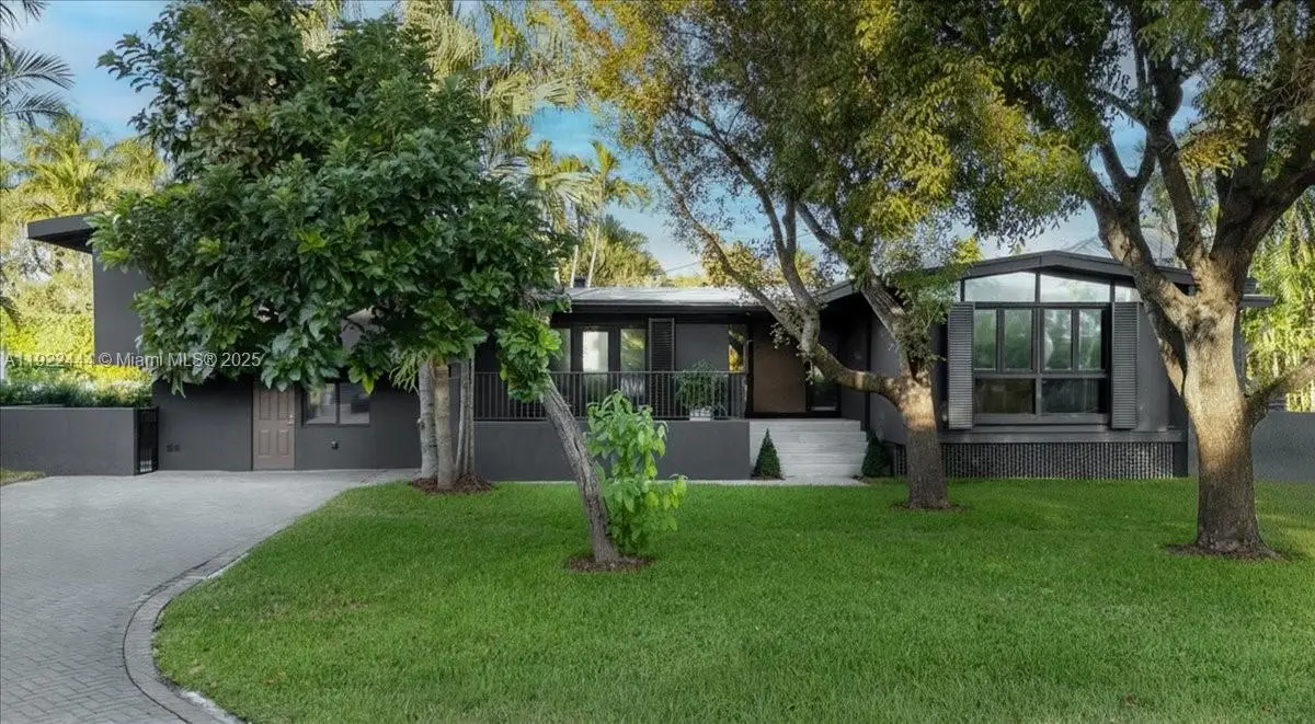 669 S Mashta Dr, Key Biscayne, FL 33149 - Image #1