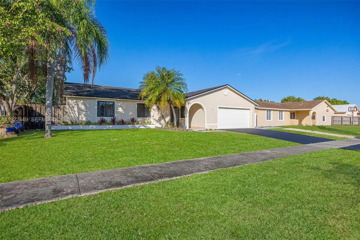 25720 SW 133rd Ave, Homestead, FL 33032 - Image #1