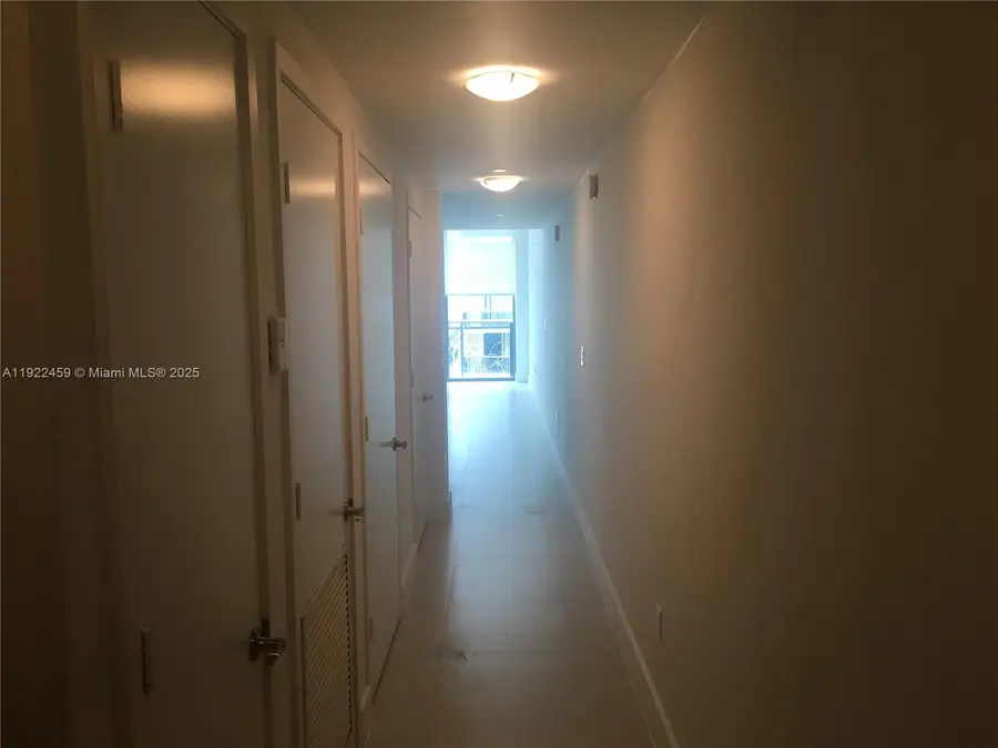 6000 Collins Ave #521, Miami Beach, FL 33140 - Image #3