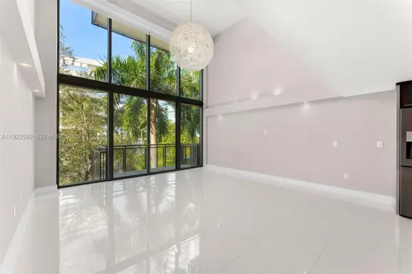 6000 Collins Ave #330, Miami Beach, FL 33140