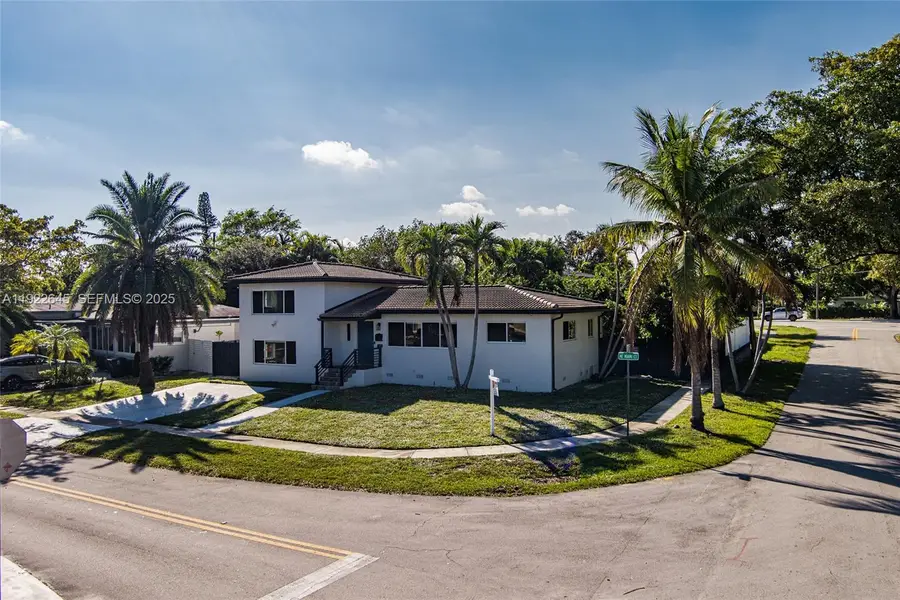 12300 NE Miami Ct, North Miami, FL 33161 - Image #2