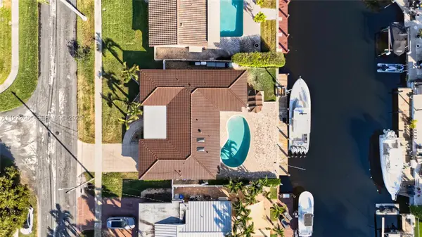 800 SE 3rd Ter, Pompano Beach, FL 33060