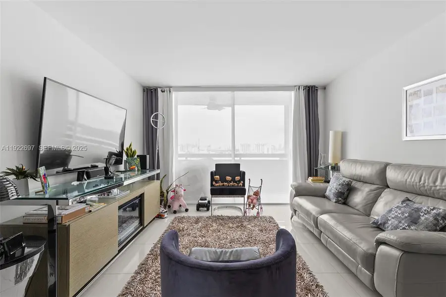 1775 Washington Ave #14F, Miami Beach, FL 33139 - Image #3