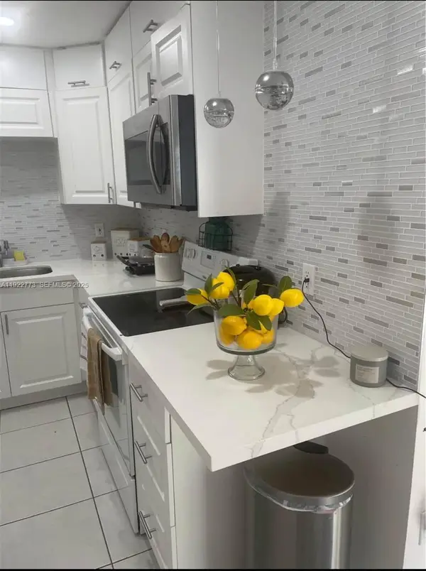 14311 SW 96th St #304, Miami, FL 33186