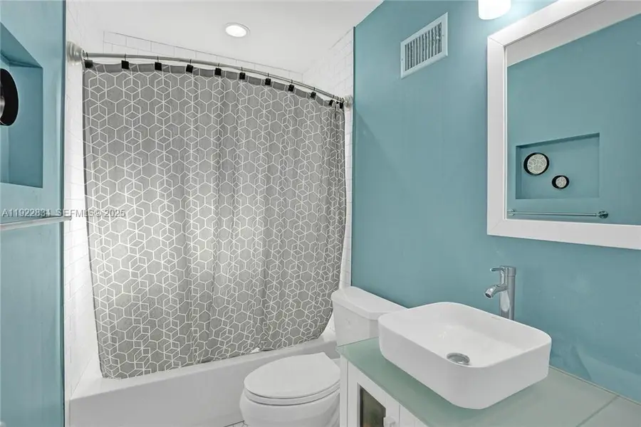 3424 NW 33rd St, Lauderdale Lakes, FL 33309 - Image #3