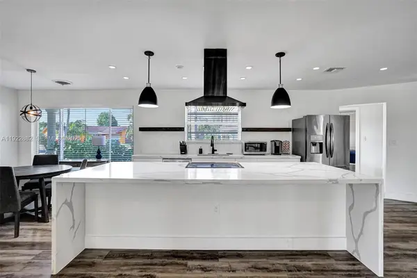 2106 NE 16th Ave, Wilton Manors, FL 33305