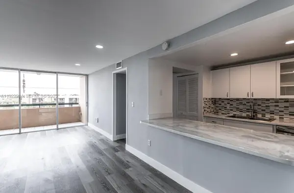 854 NW 87th Ave #504, Miami, FL 33172