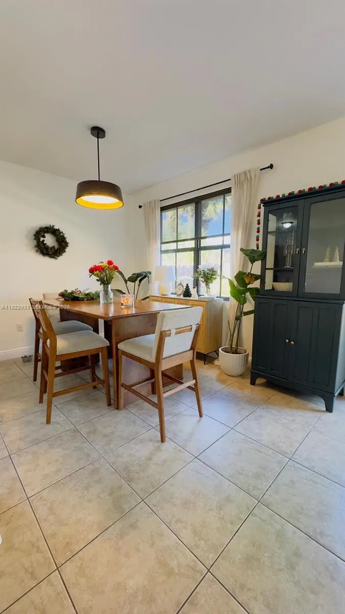 10131 NW 10th St, Miami, FL 33172 - Image #2