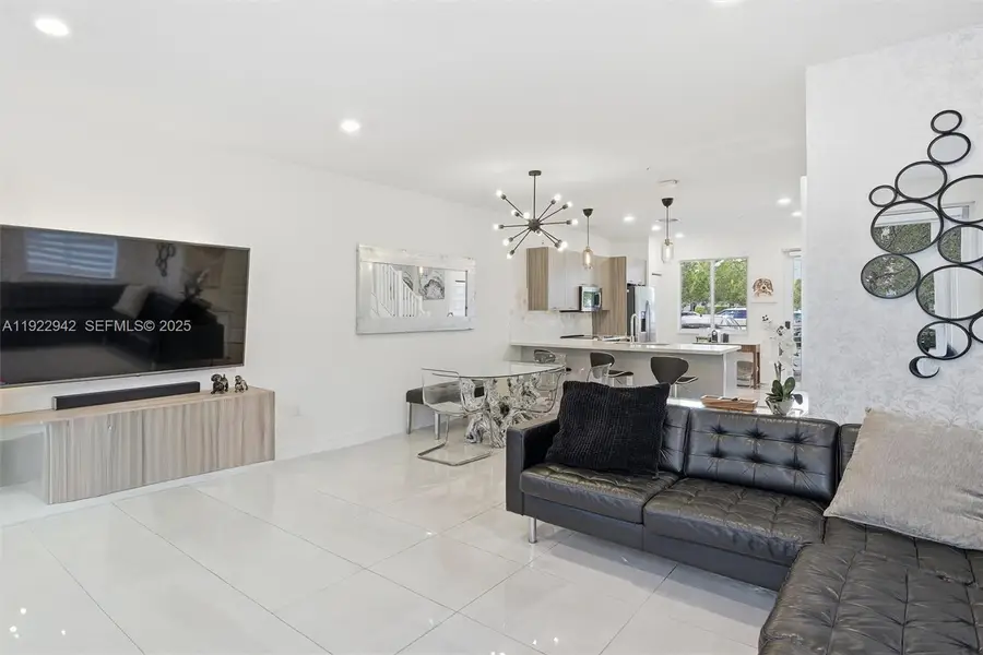 6420 NW 102nd Path #110, Doral, FL 33178 - Image #2