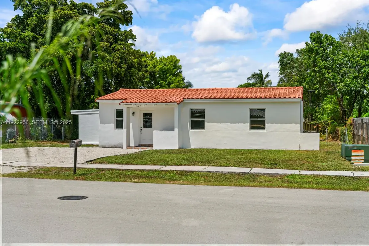 1631 NW 12th Ct, Fort Lauderdale, FL 33311 - Image #1