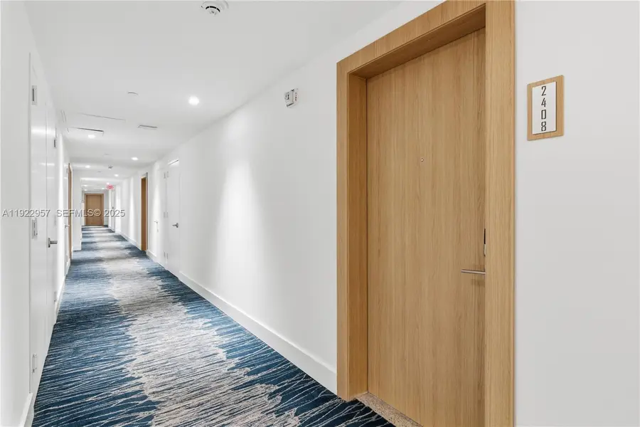 90 SW 3rd St #2408, Miami, FL 33130 - Image #3