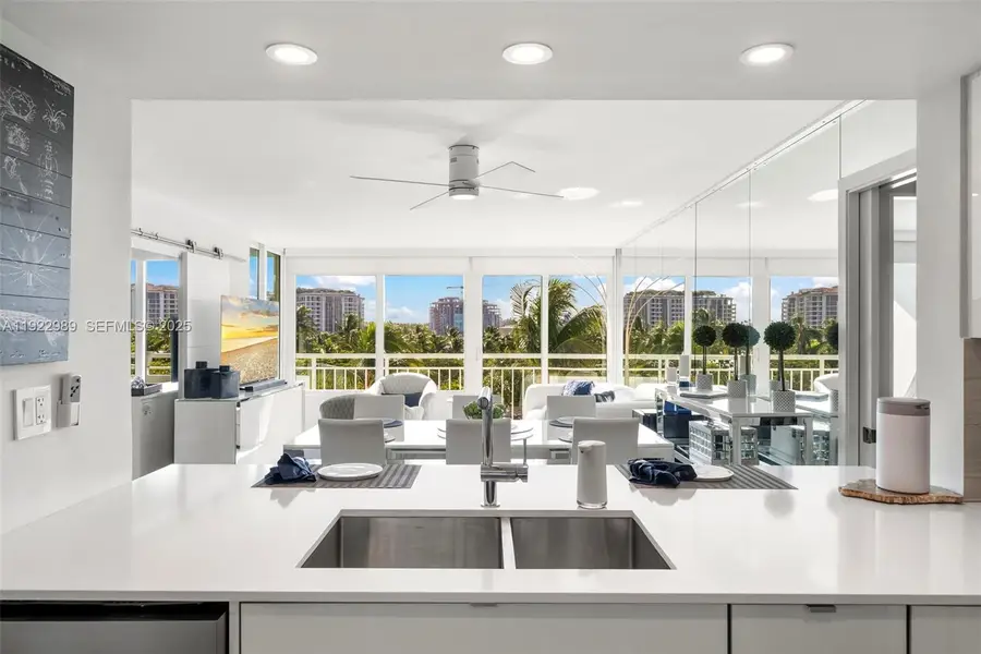 400 S Pointe Dr #401, Miami Beach, FL 33139 - Image #2