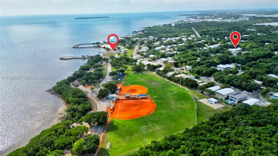 137 Pacific Ave, Tavernier, FL 33070 - Image #2