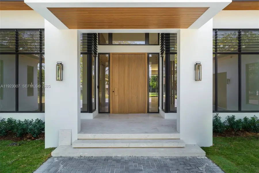 6840 SW 92nd St, Pinecrest, FL 33156 - Image #2