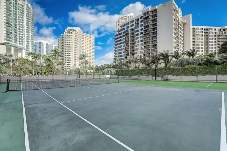 520 Brickell Key Dr #A604, Miami, FL 33131 - Image #2