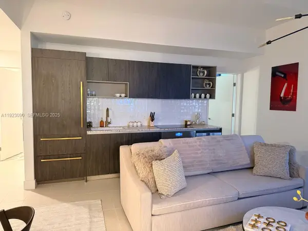 159 NE 6th St #4805, Miami, FL 33132