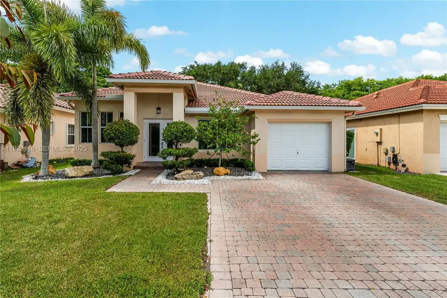 13946 S Cypress Cove Cir, Davie, FL 33325 - Image #3