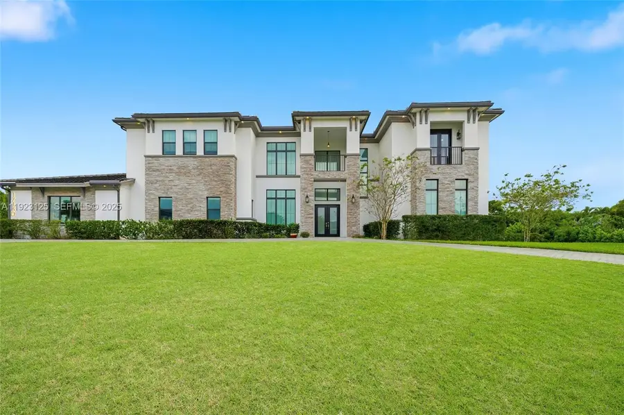 17130 Magnolia Estates Dr, Southwest Ranches, FL 33331 - Image #2