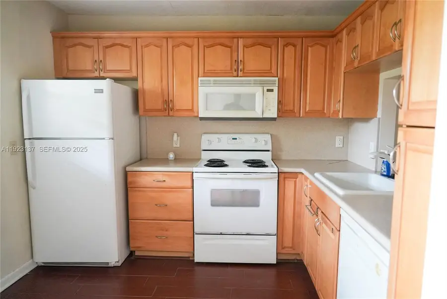 3905 N Nob Hill Rd #103, Sunrise, FL 33351 - Image #2