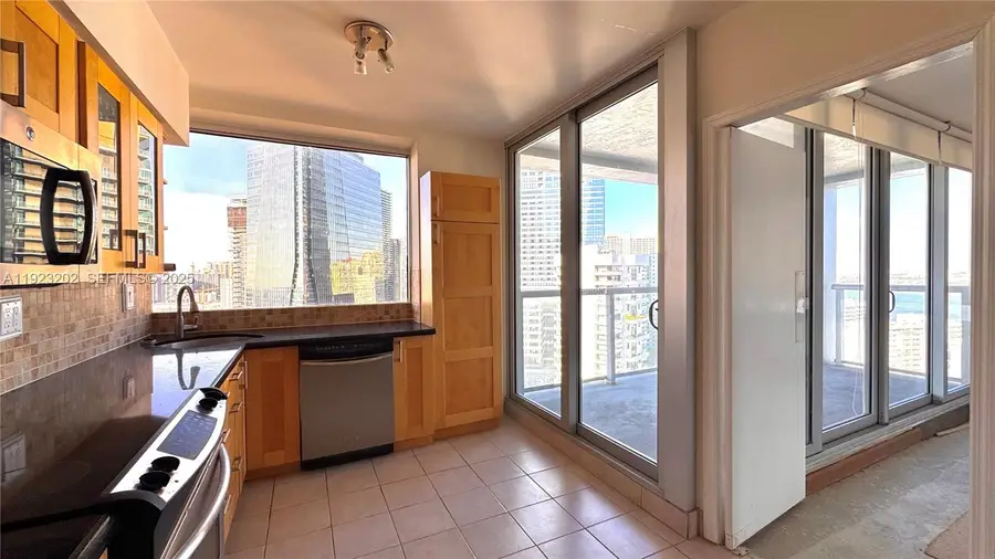 1541 Brickell Ave #C2705, Miami, FL 33129 - Image #3