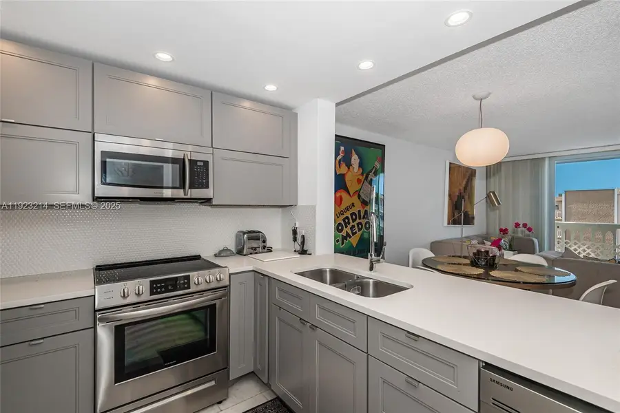 401 NE 14th Ave #705, Hallandale Beach, FL 33009 - Image #2