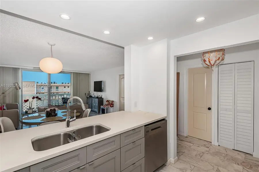 401 NE 14th Ave #705, Hallandale Beach, FL 33009 - Image #3