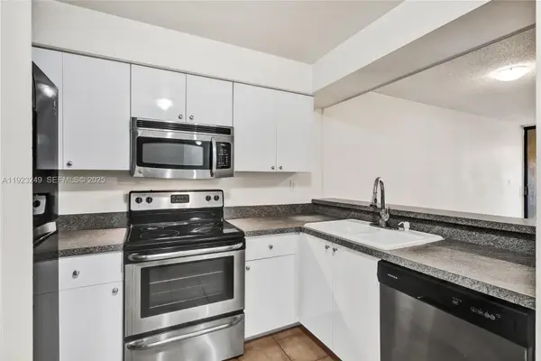 15555 N Miami Lakeway N #207, Miami Lakes, FL 33014